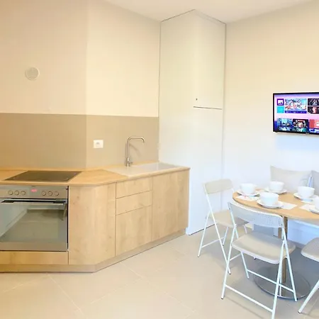13 Eur For Monthly - By The Sea - Hbs Appartamento