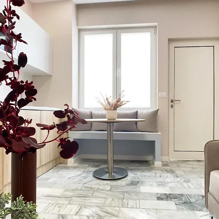 13 Eur For Monthly - By The Sea - Hbs Appartamento Golem (Tirana)